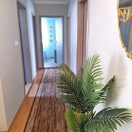 Sanja, - Opatija Gasthuis 3*